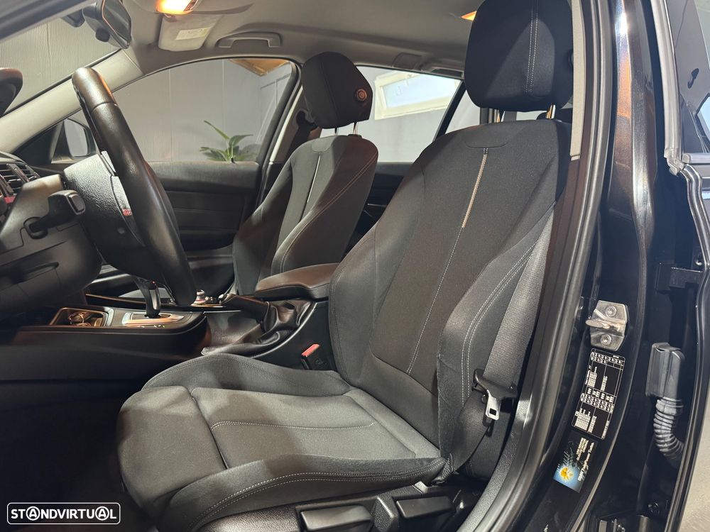 BMW 318 d Auto Line Sport - 17