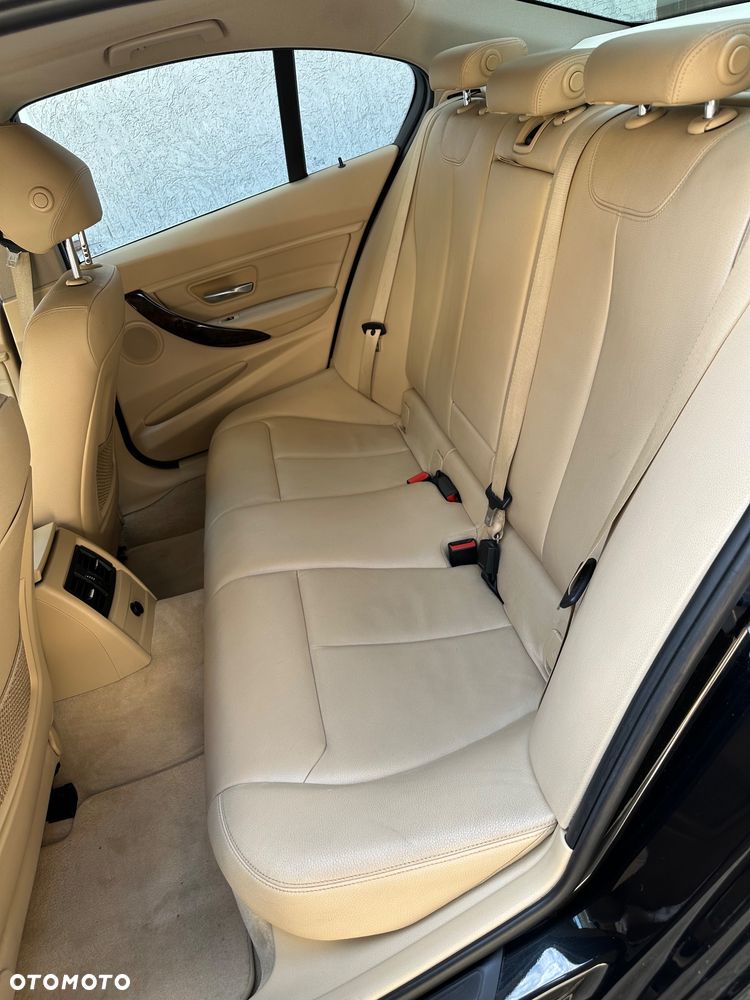 BMW Seria 3 320d Efficient Dynamics - 9