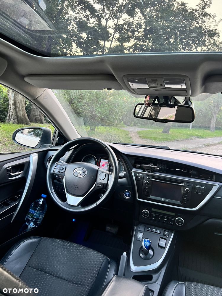 Toyota Auris 1.8 HSD Sol - 11