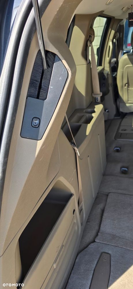Chrysler Town & Country 3.6 Touring - 23