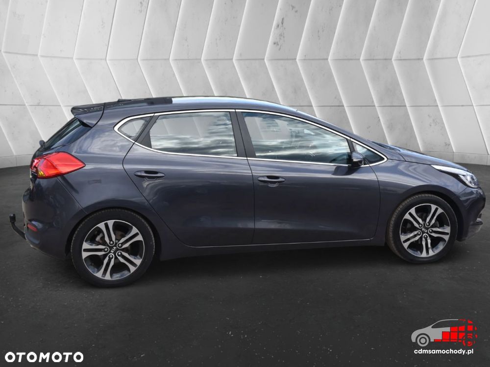 Kia Ceed - 11