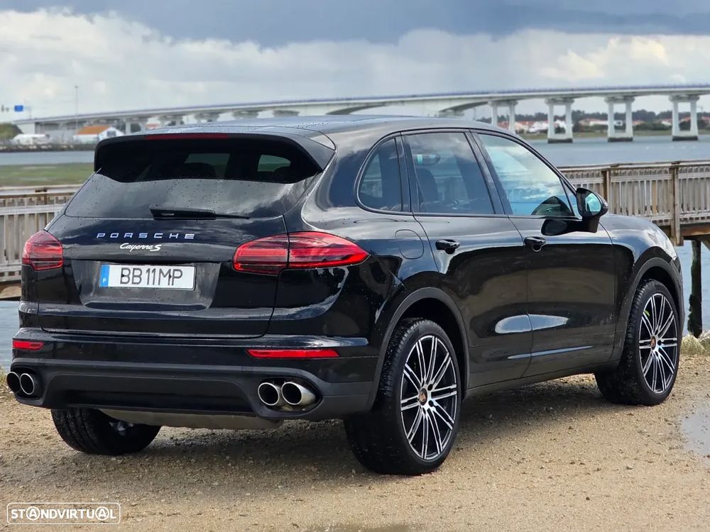 Porsche Cayenne S - 4