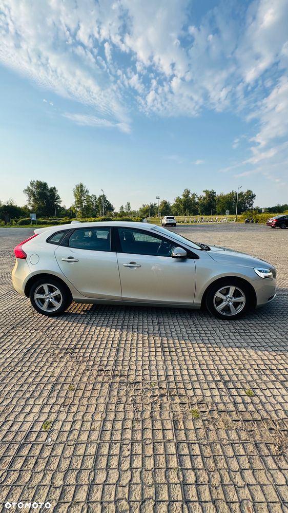 Volvo V40 D2 Geartronic Momentum - 4