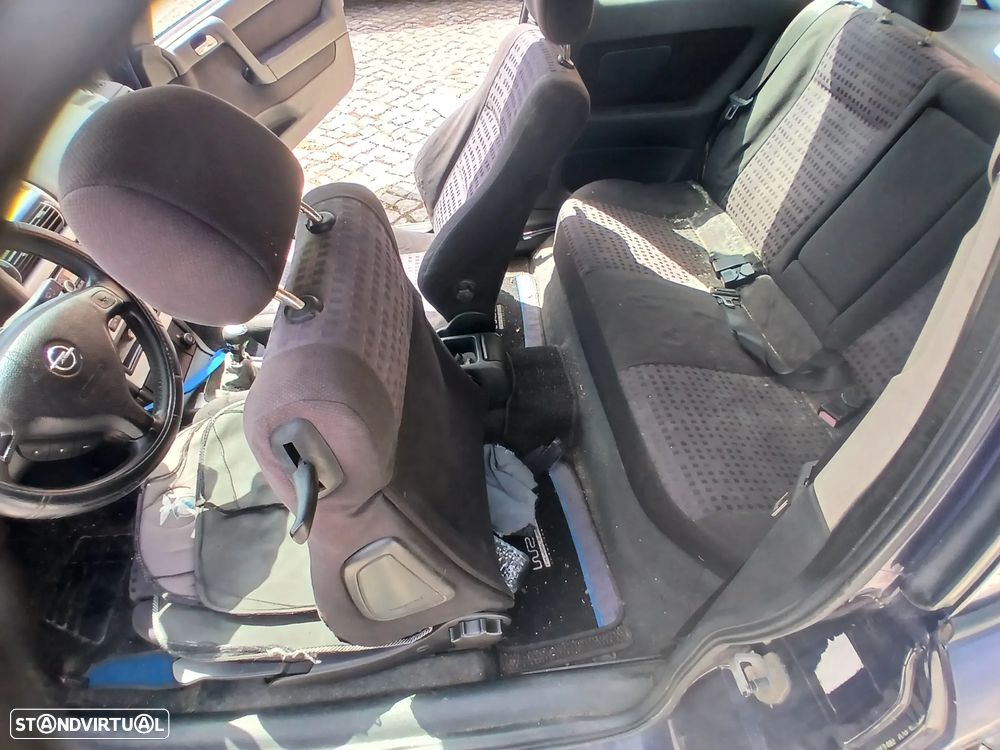 Opel Astra 1.6 Sport - 10