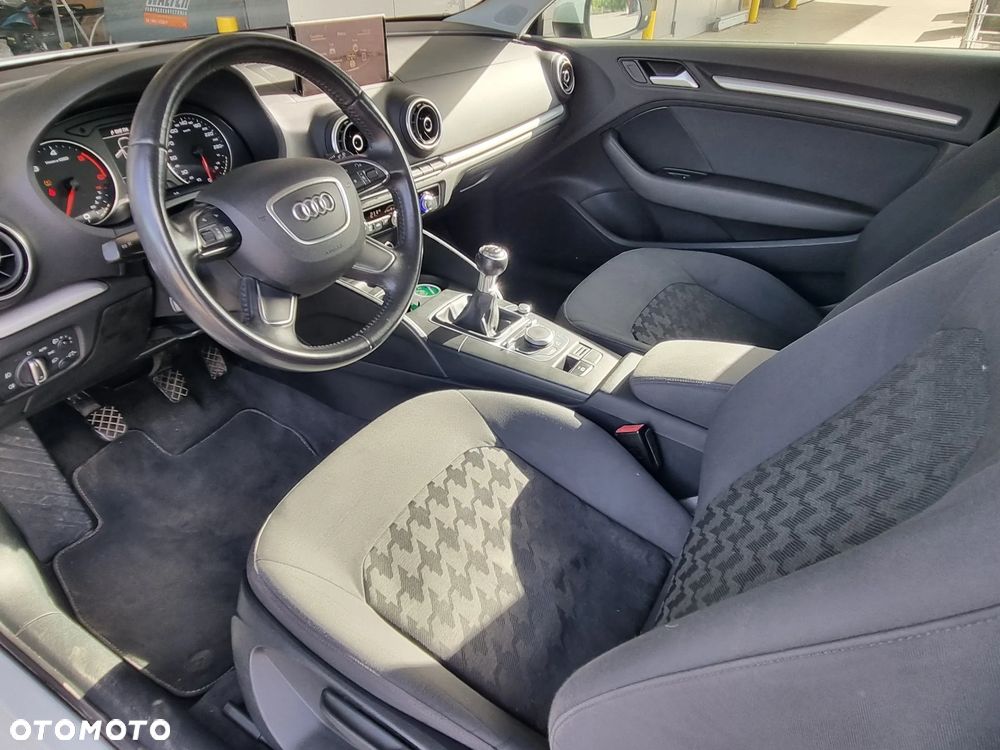 Audi A3 3-drzwiowe 1.6 TDI - 14