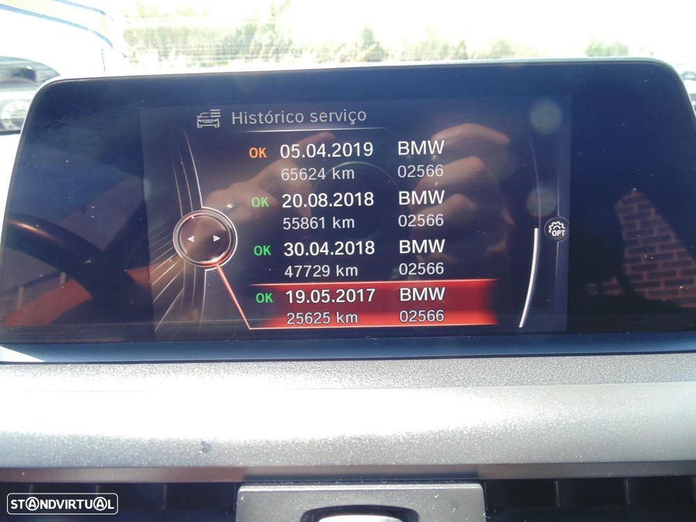 BMW 116 d Line Urban Auto - 31