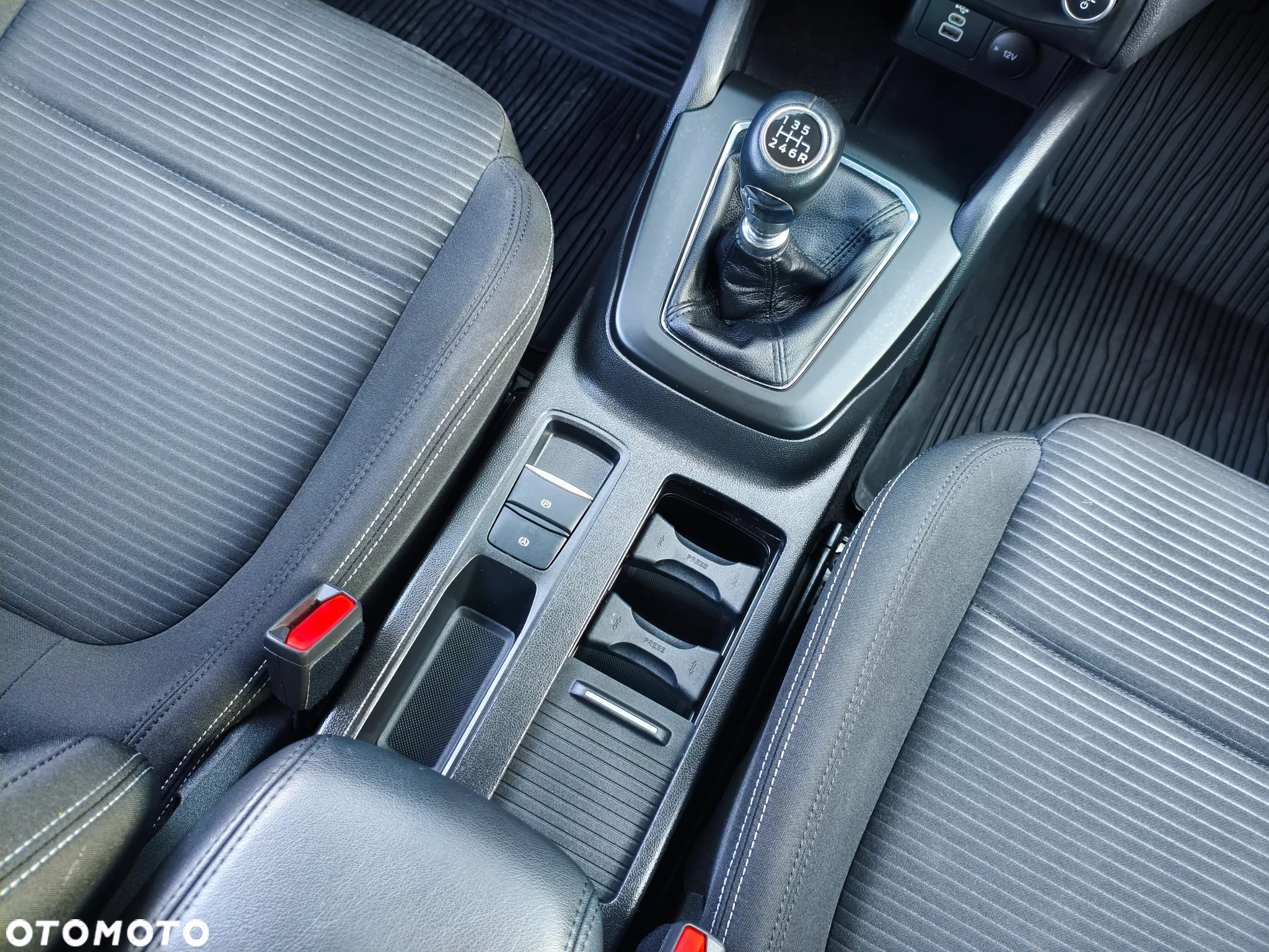 Ford Focus 1.0 EcoBoost Titanium - 25