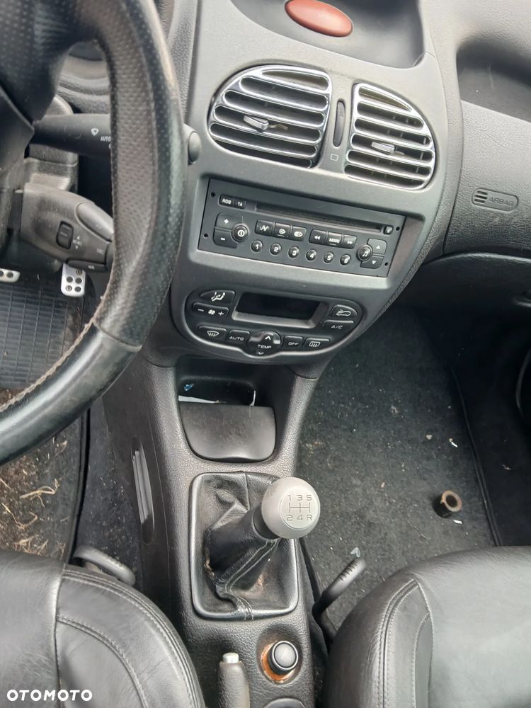 PEUGEOT 206 CC EYLC fotel fotele kanapa deska kokpit podsufitka boczek boczki klamka podłokietnik - 5
