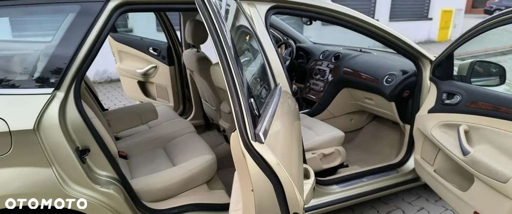 Ford Mondeo SW - 32