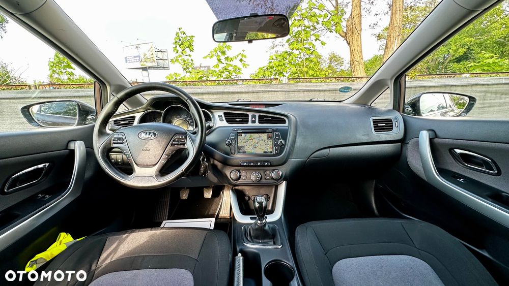 Kia Ceed 1.6 GDI ISG Platinum Edition - 17