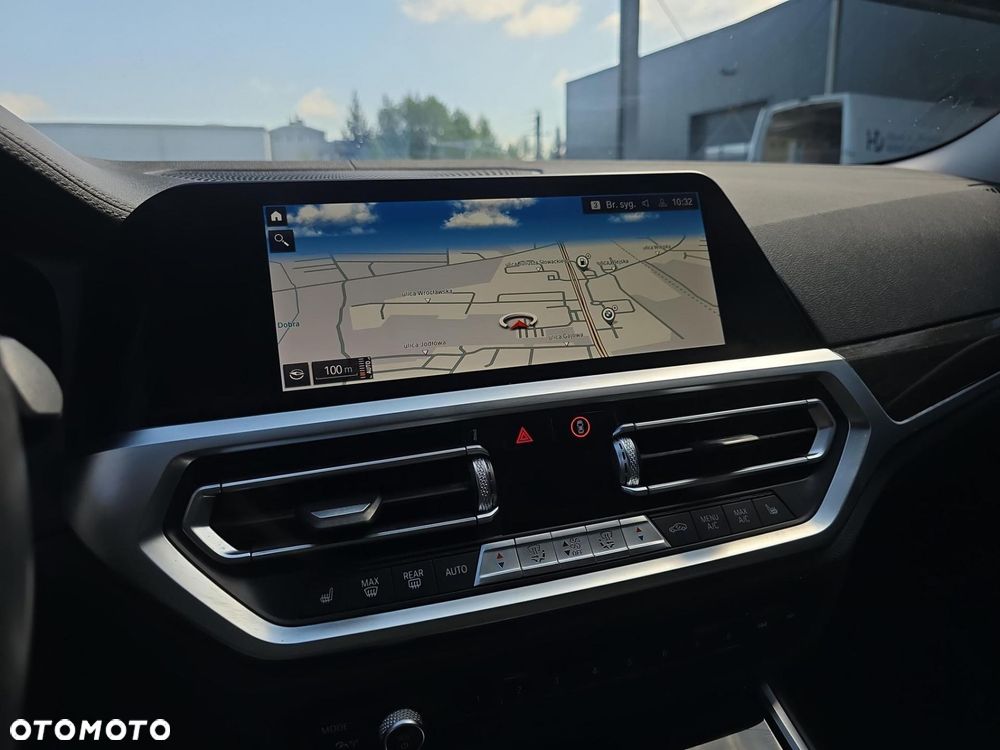 BMW Seria 3 320d Luxury Line sport - 21