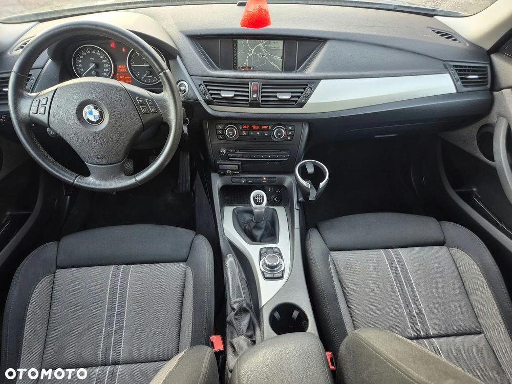 BMW X1 sDrive18d xLine - 10