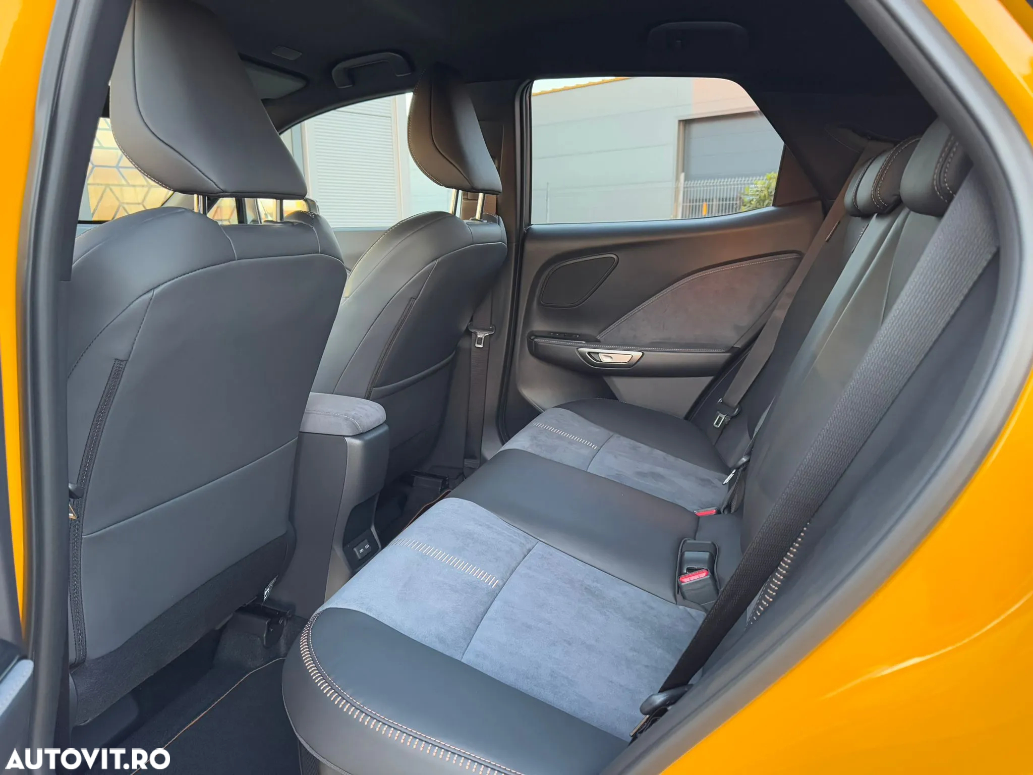 Lexus LBX 1.5 HEV 4x2 CVT Cool - 17