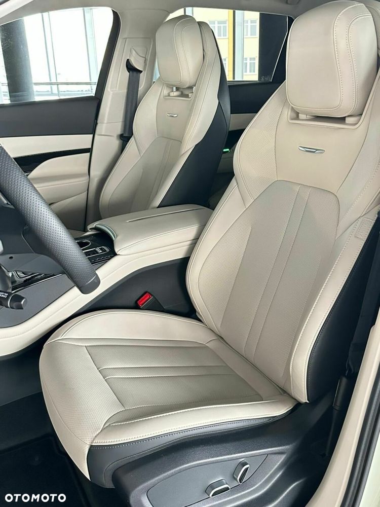 Hongqi HS3 - 11