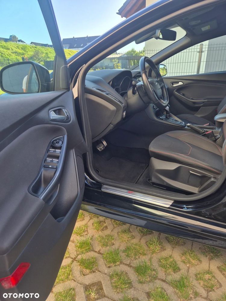 Ford Focus 1.5 EcoBlue Start-Stopp-System ST-LINE - 11