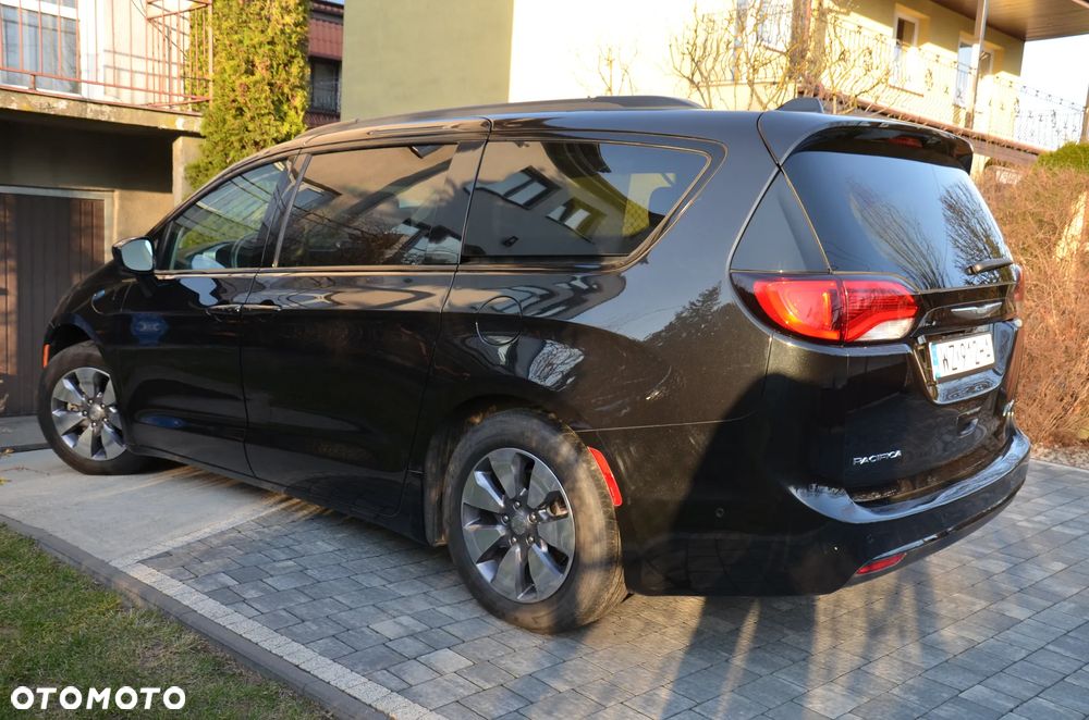 Chrysler Pacifica - 3