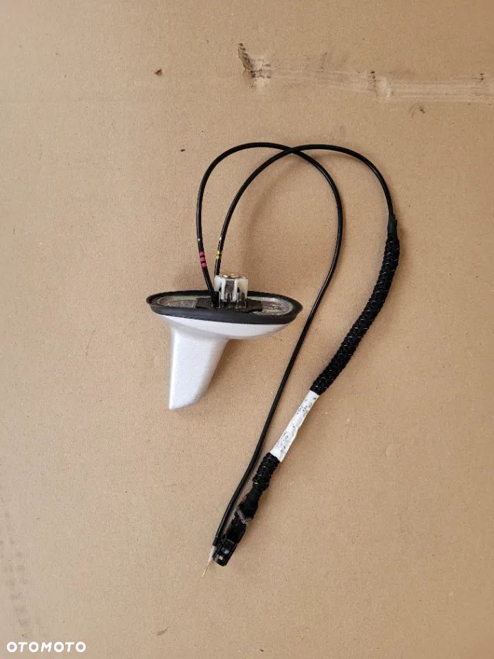 ANTENA DACHOWA GPS MERCEDES W211 W212 W219 A2118205575 - 2