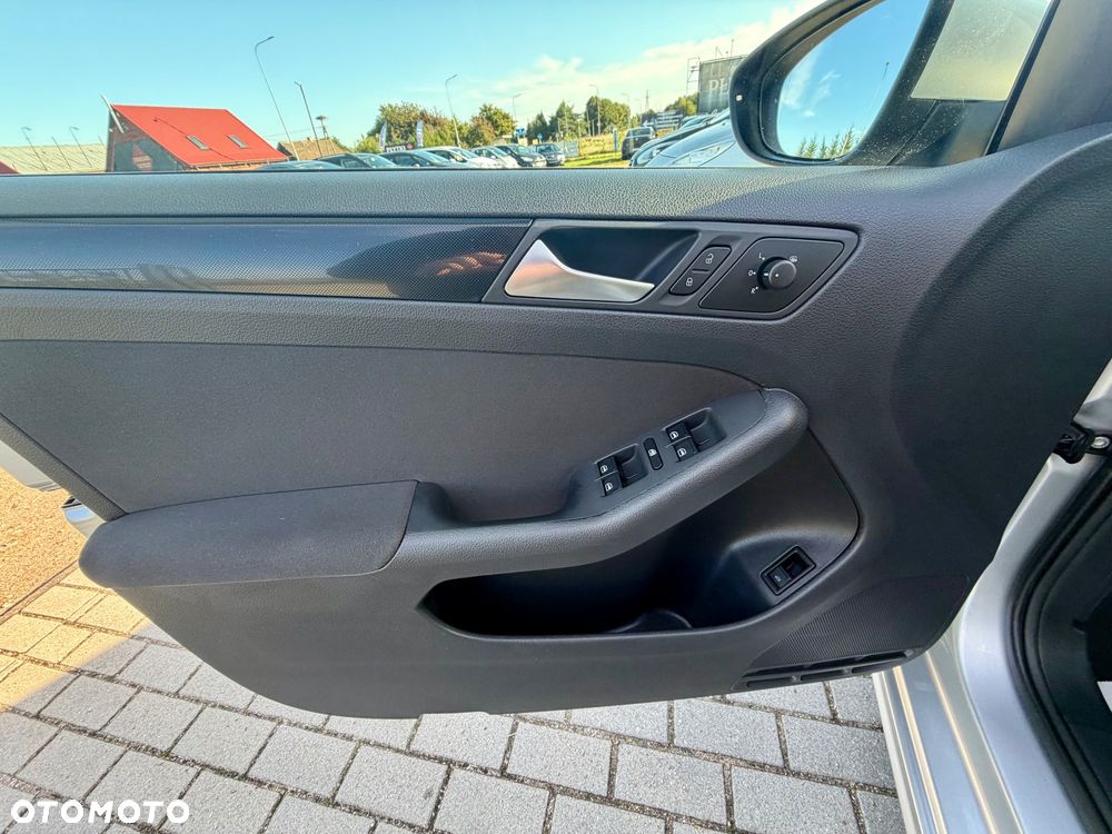 Volkswagen Jetta 1.4 TSI Comfortline DSG - 5