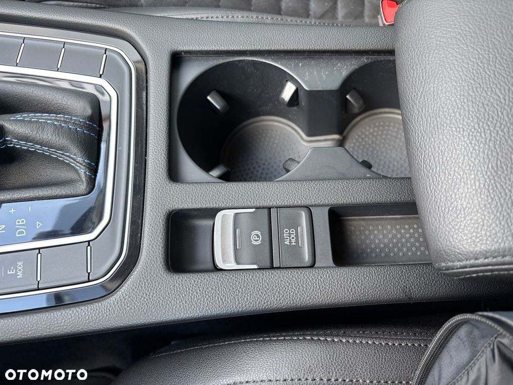 Volkswagen Passat - 23