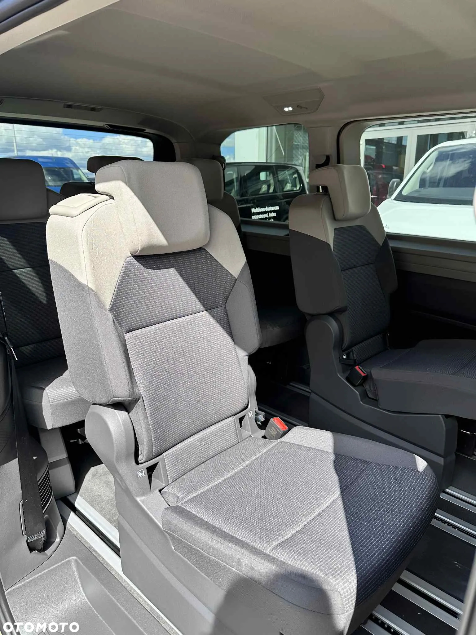 Volkswagen Multivan 2.0 TDI L1 Family DSG - 17