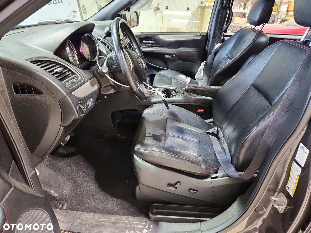 Dodge Grand Caravan 3.6 R/T - 31