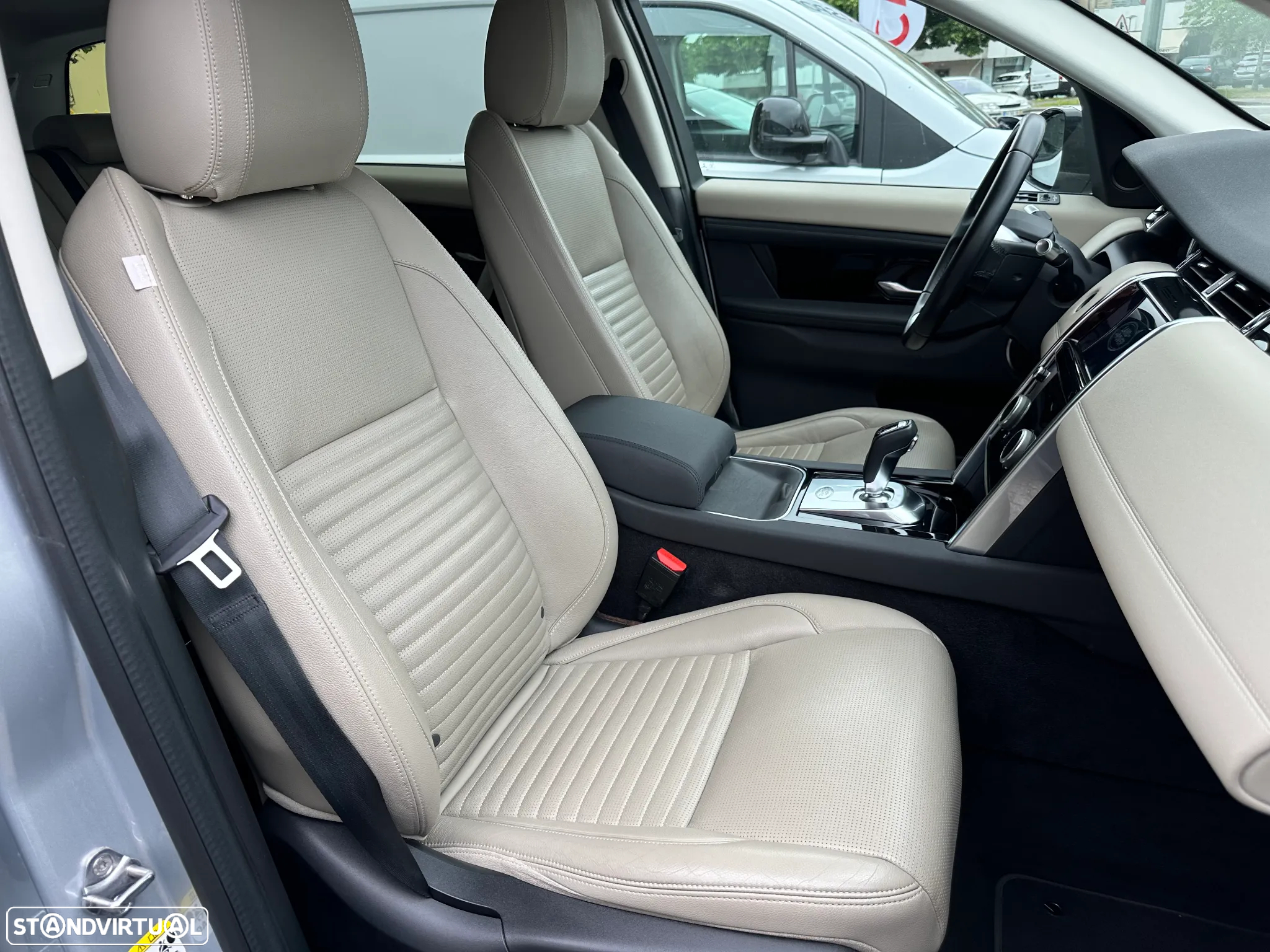 Land Rover Discovery Sport 2.0 D AWD S - 23