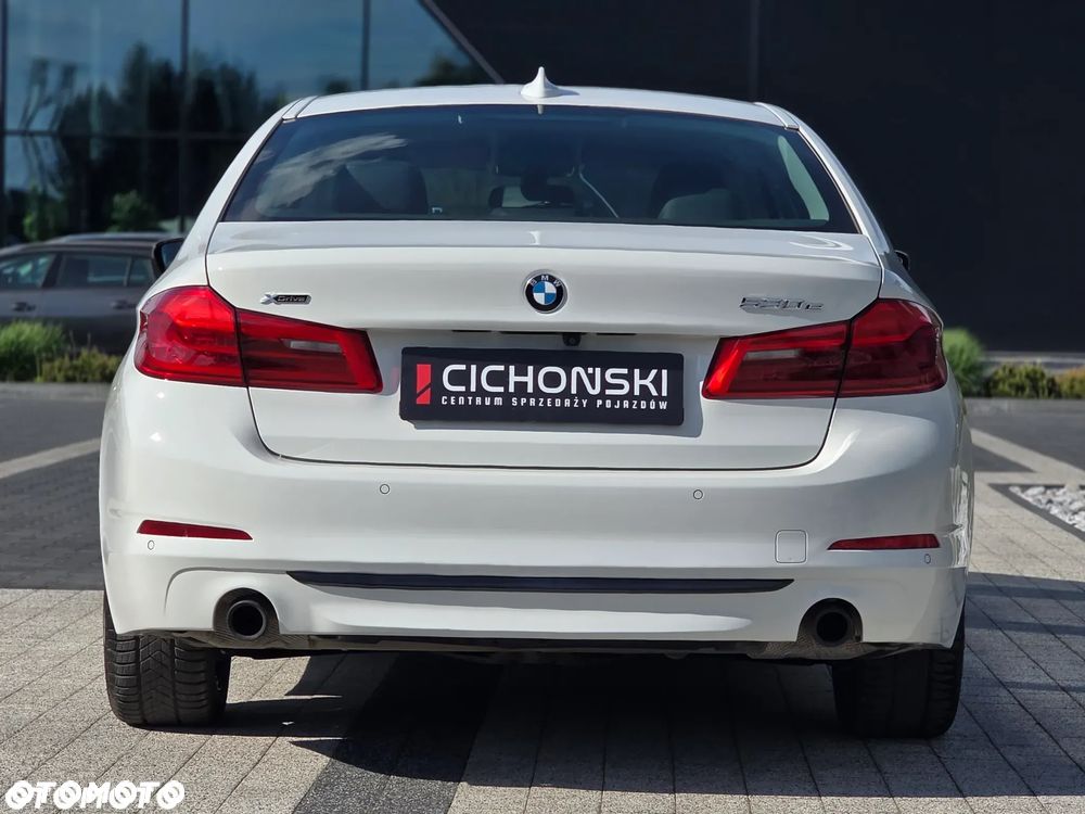 BMW Seria 5 530e iPerformance xDrive Sport Line sport - 11