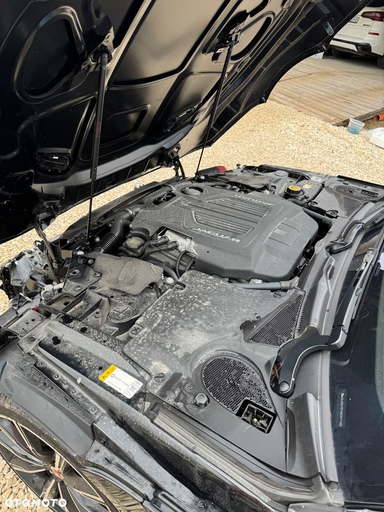 Jaguar F-Type R AWD - 20