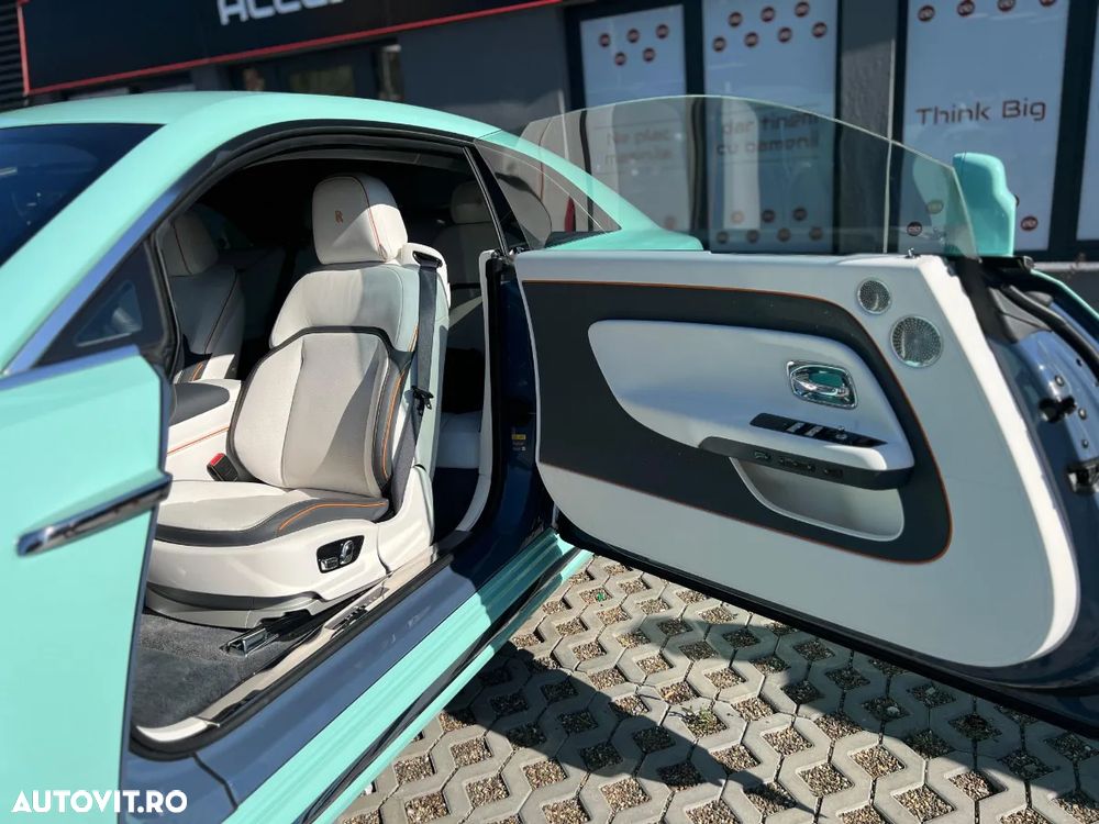 Rolls-Royce Spectre - 17