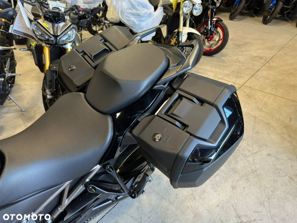 Suzuki GSX 1000 - 9