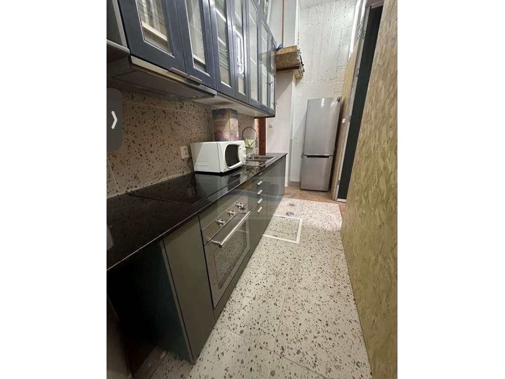 Armazém/Loja com 100 m² para Venda | Damaia, Amadora - Grande imagem: 5/12