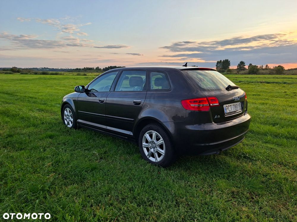 Audi A3 Sportback 1.6 TDI Ambiente S tronic - 9