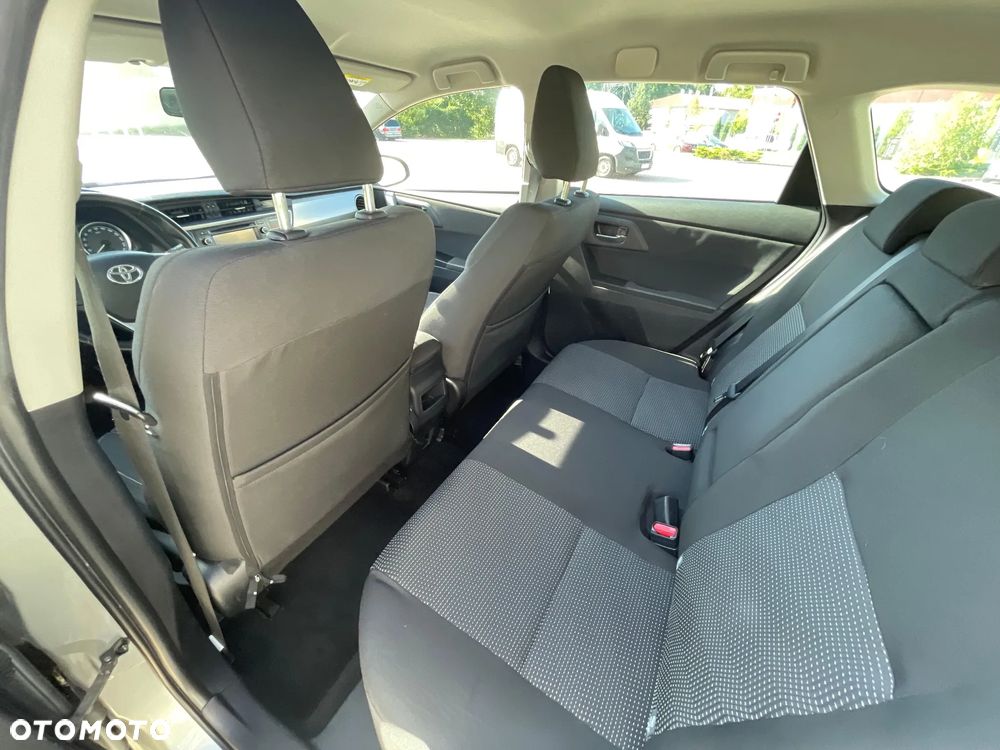 Toyota Auris 1.6 Valvematic Executive - 10