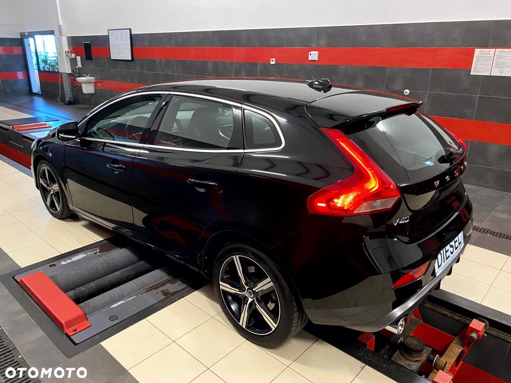 Volvo V40 D2 Drive-E SCR R-Design Momentum - 12
