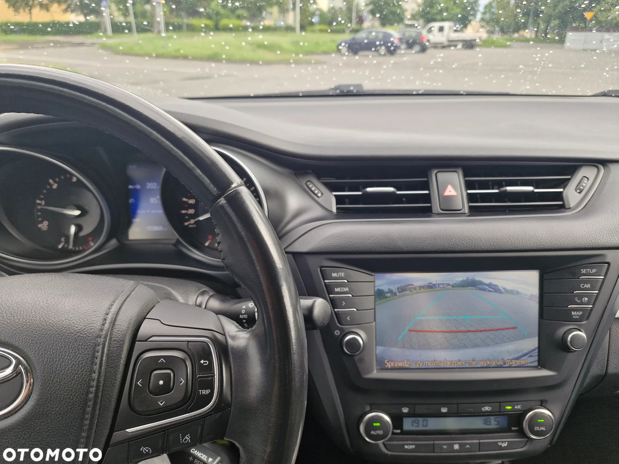 Toyota Avensis - 12