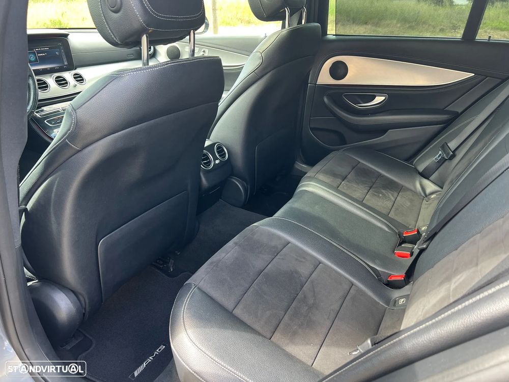 Mercedes-Benz E 220 d AMG - 13
