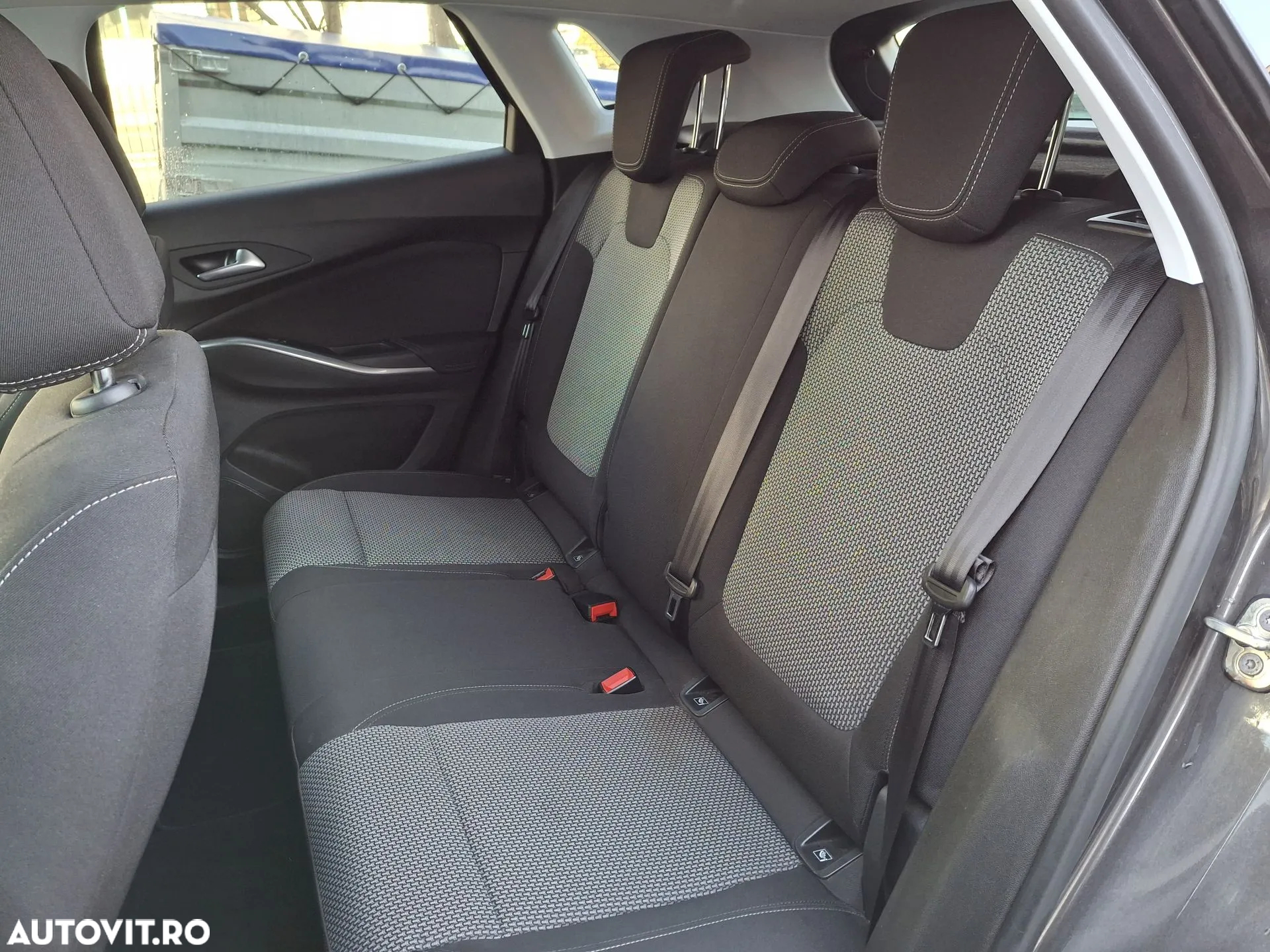 Opel Grandland X 1.5 D Start/Stop Automatik Business Edition - 17