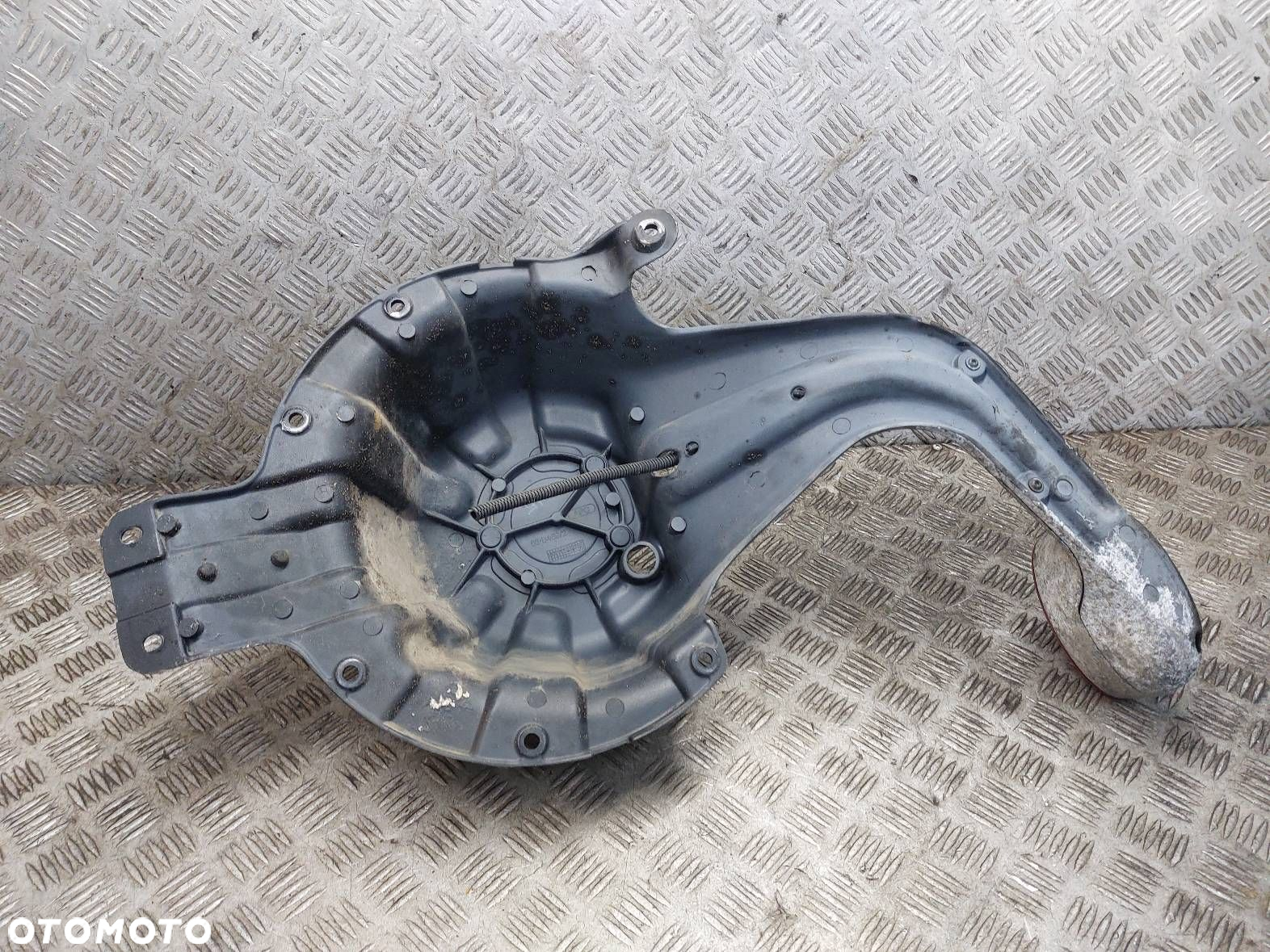 MOCOWANIE KOŁA ZAPASOWEGO FREELANDER I BHU490010 - 3