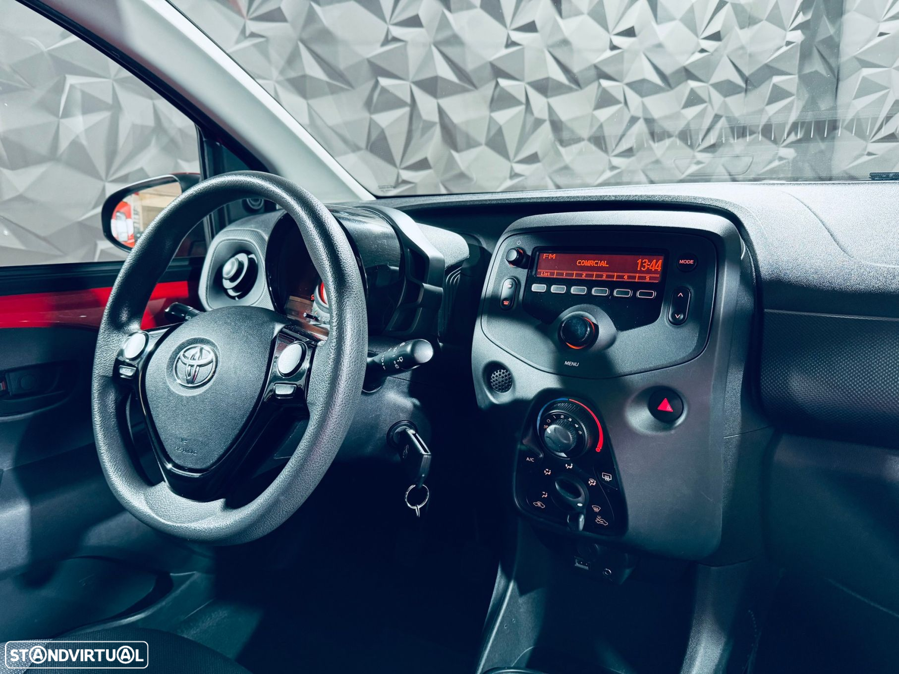 Toyota Aygo 1.0 X-Play Plus - 20