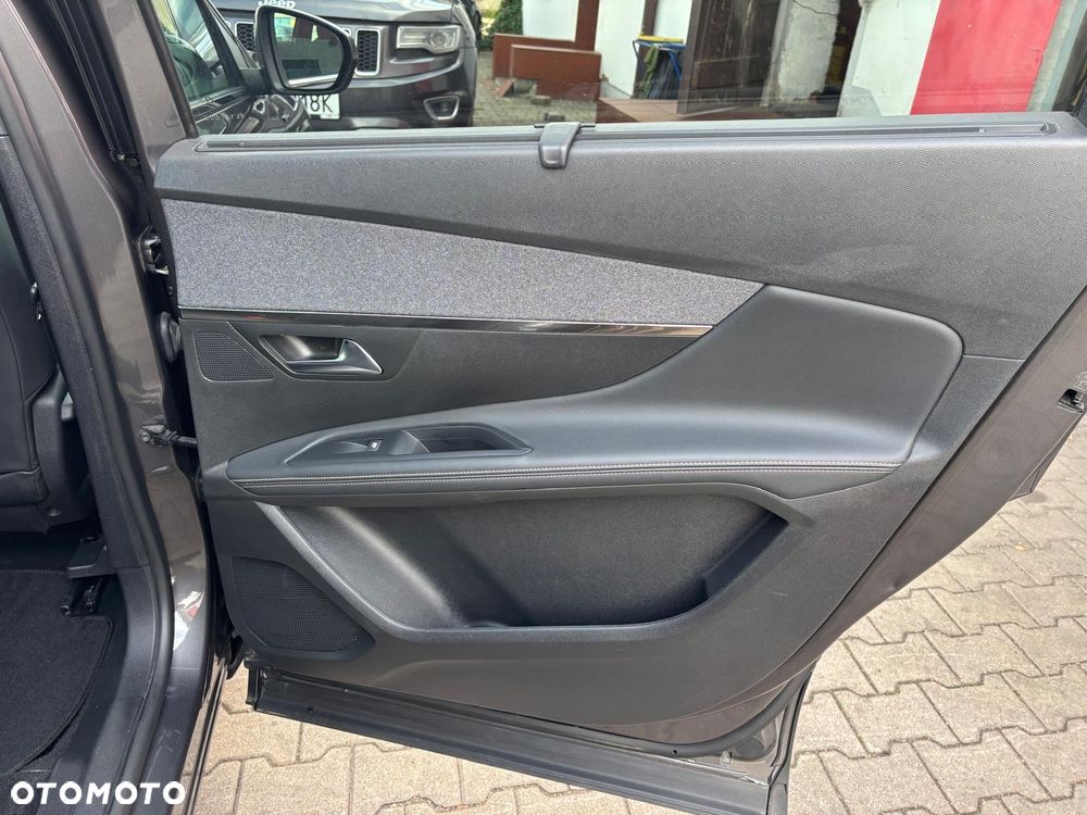 Peugeot 5008 - 16