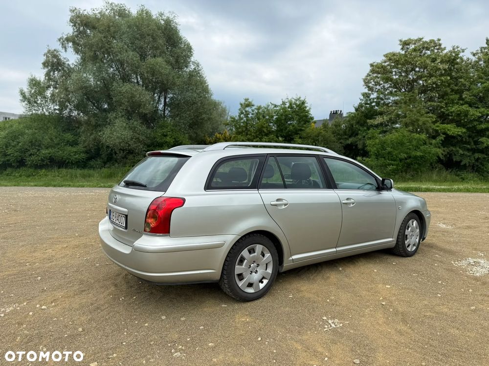 Toyota Avensis 1.8 VVT-i Luna - 4