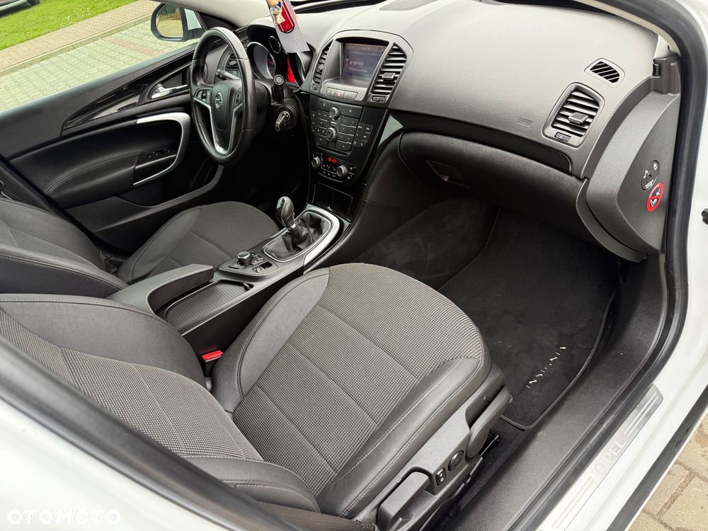 Opel Insignia - 11