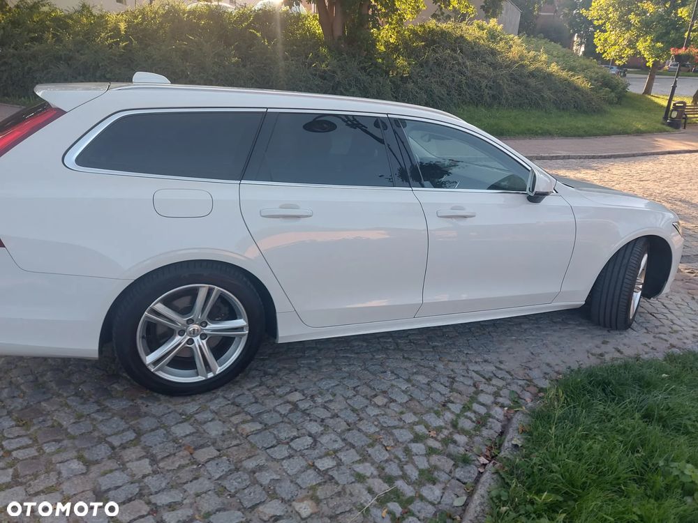 Volvo V90 D5 AWD Geartronic Momentum Pro - 11