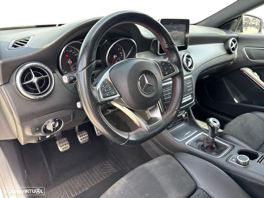 Mercedes-Benz CLA 200 d AMG Line - 11