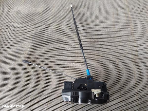 Fecho Porta Frente Dto Opel Astra J (P10) - 2