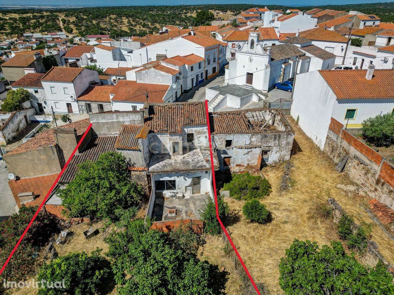 Moradia com 2 Frações Independentes para Recuperação Total, Terreno 84 - Grande imagem: 4/60