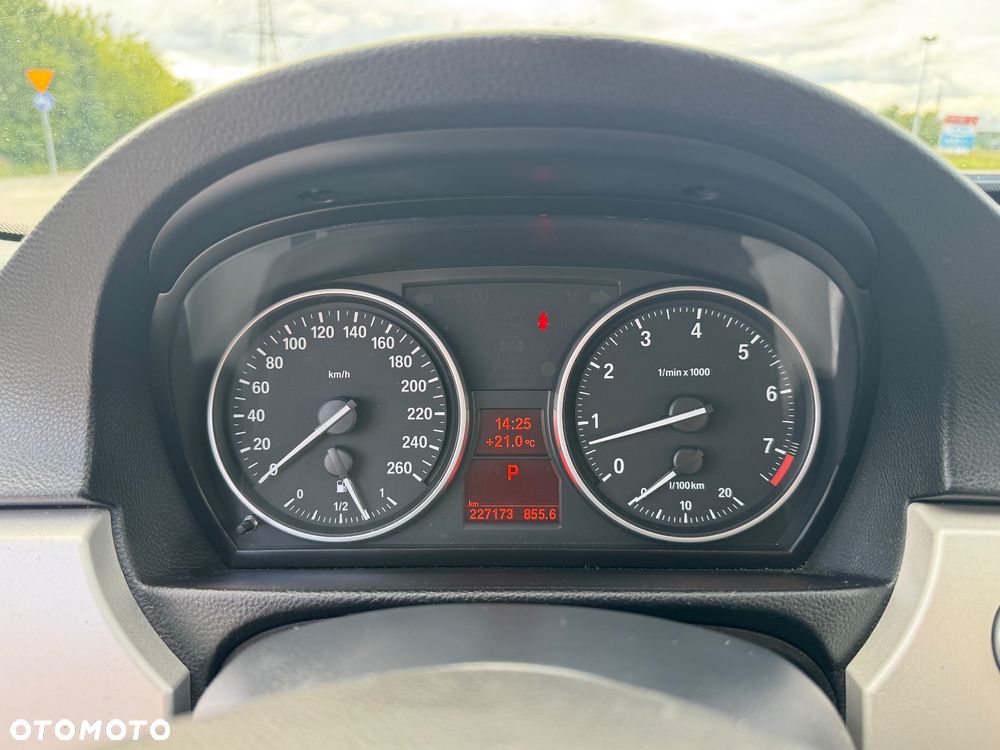 BMW Seria 3 325i - 10