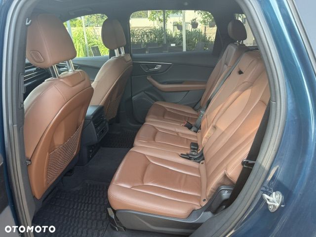 Audi Q7 - 9