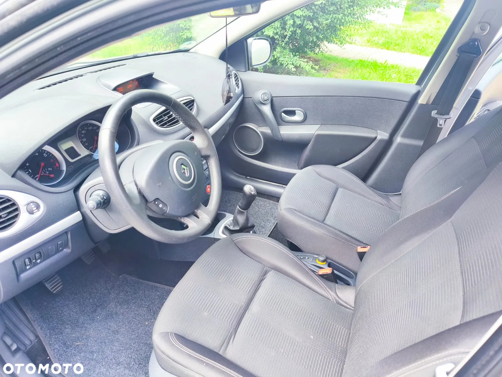Renault Clio - 8