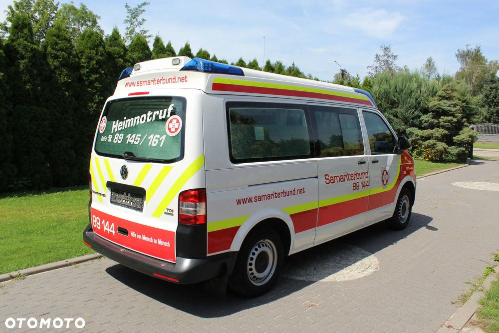 Volkswagen T5  AMBULANS KARETKA - 7